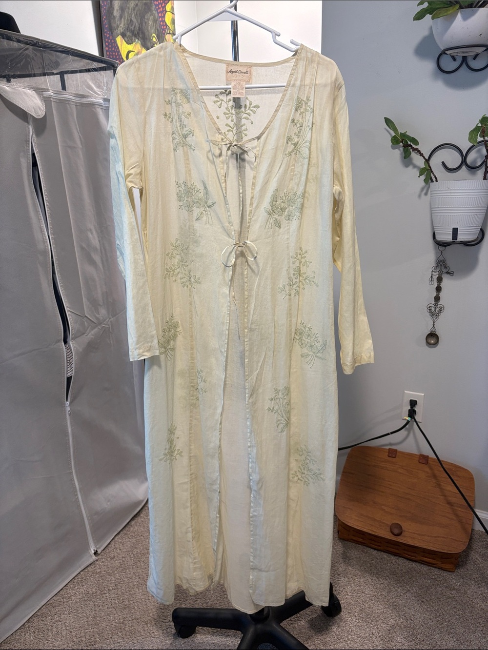 April Cornell Floral Embroidered Cotton Duster Robe Dress Small NWOT 50” - Picture 5 of 5